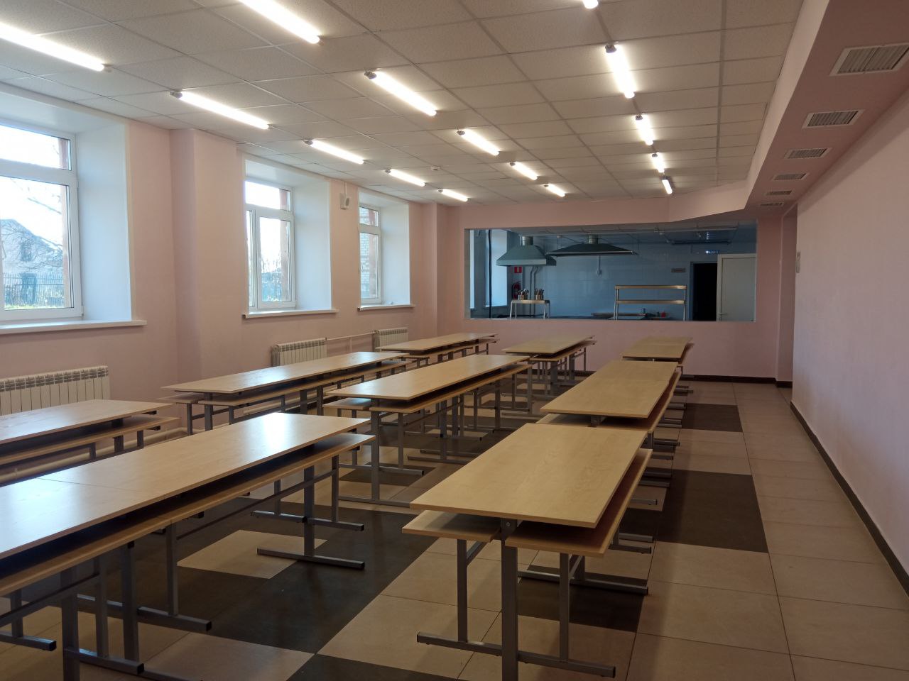школьная столовая